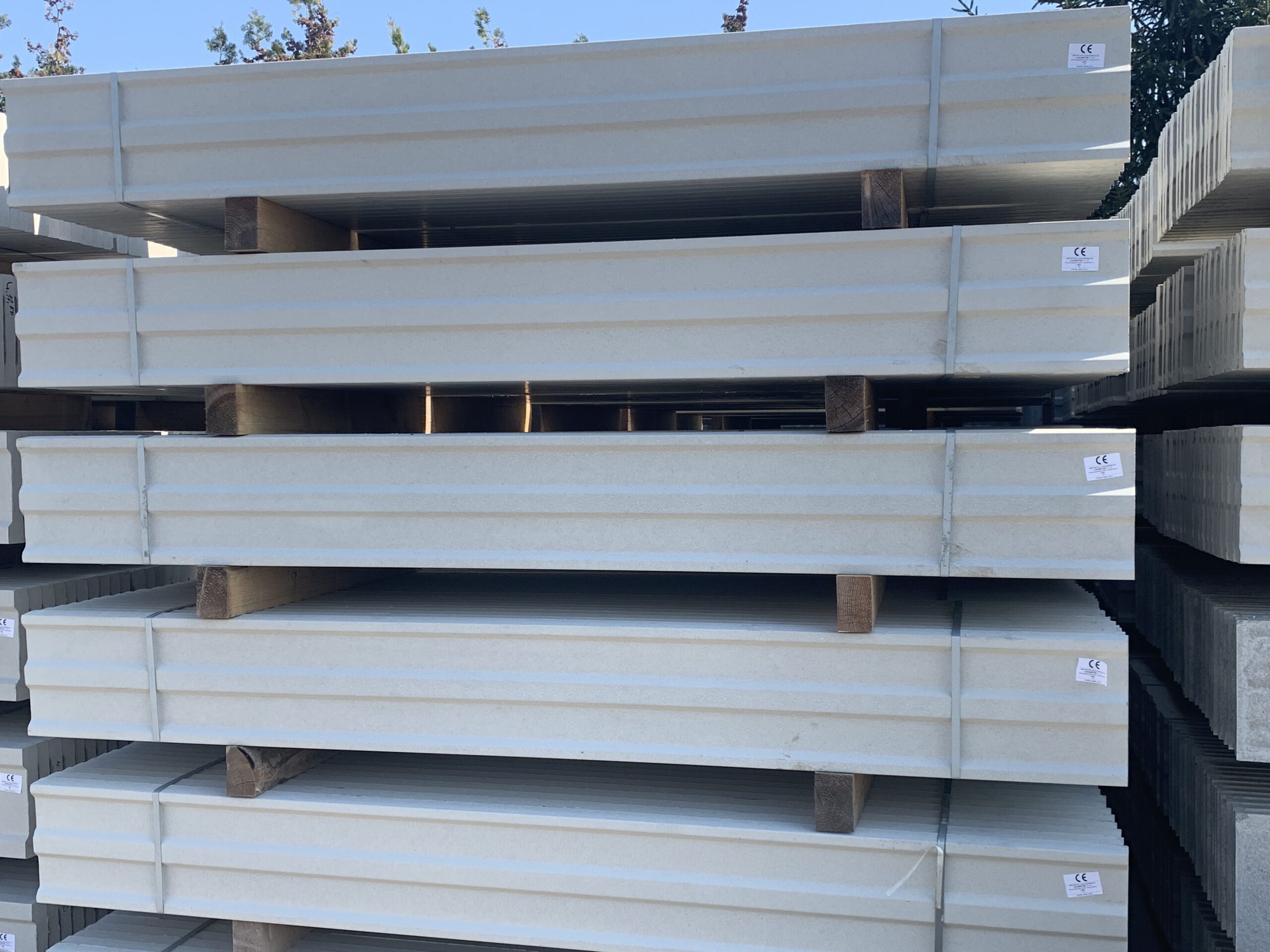 Jednoúrovňová galéria 411