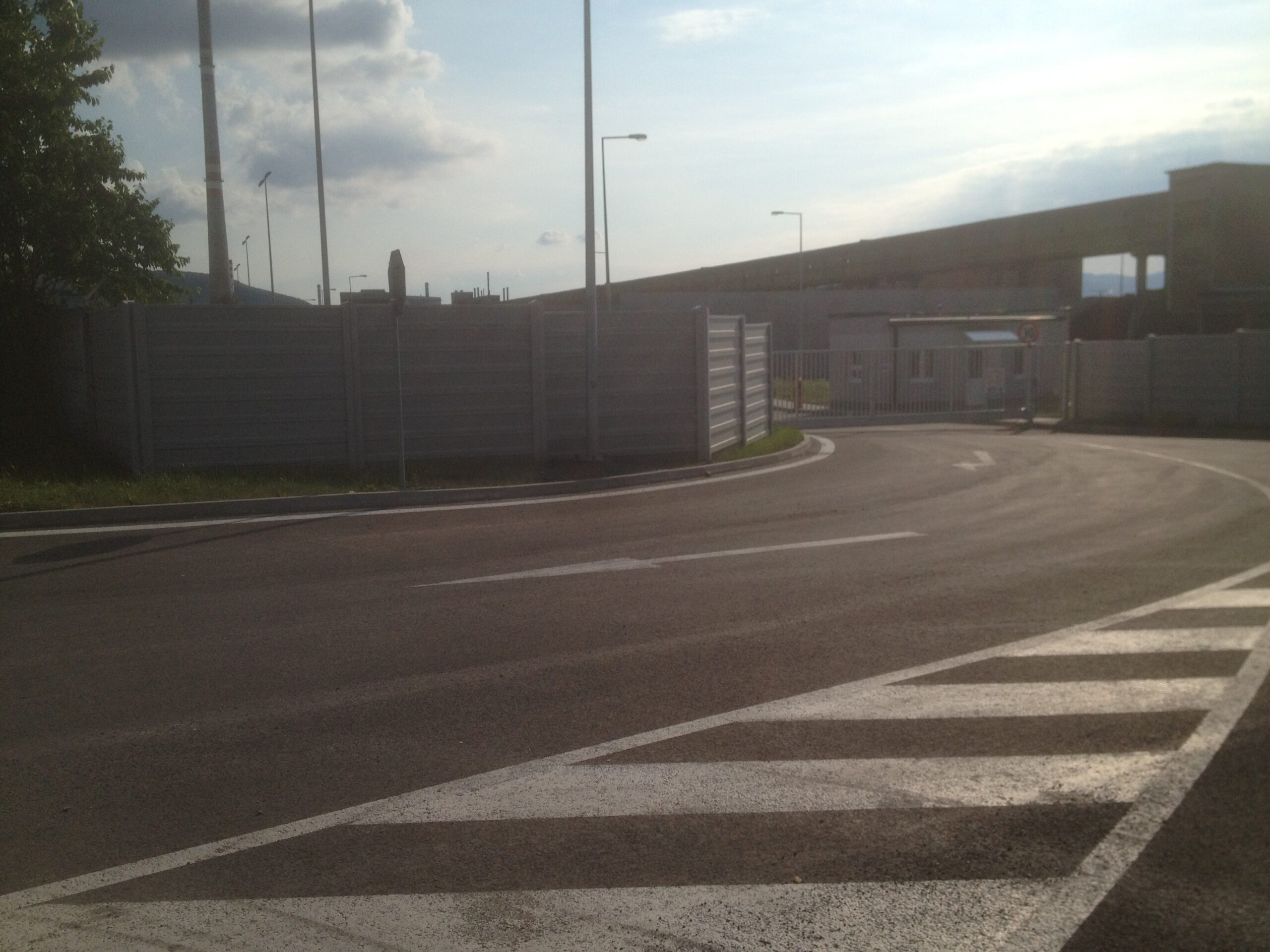 Jednoúrovňová galéria 399