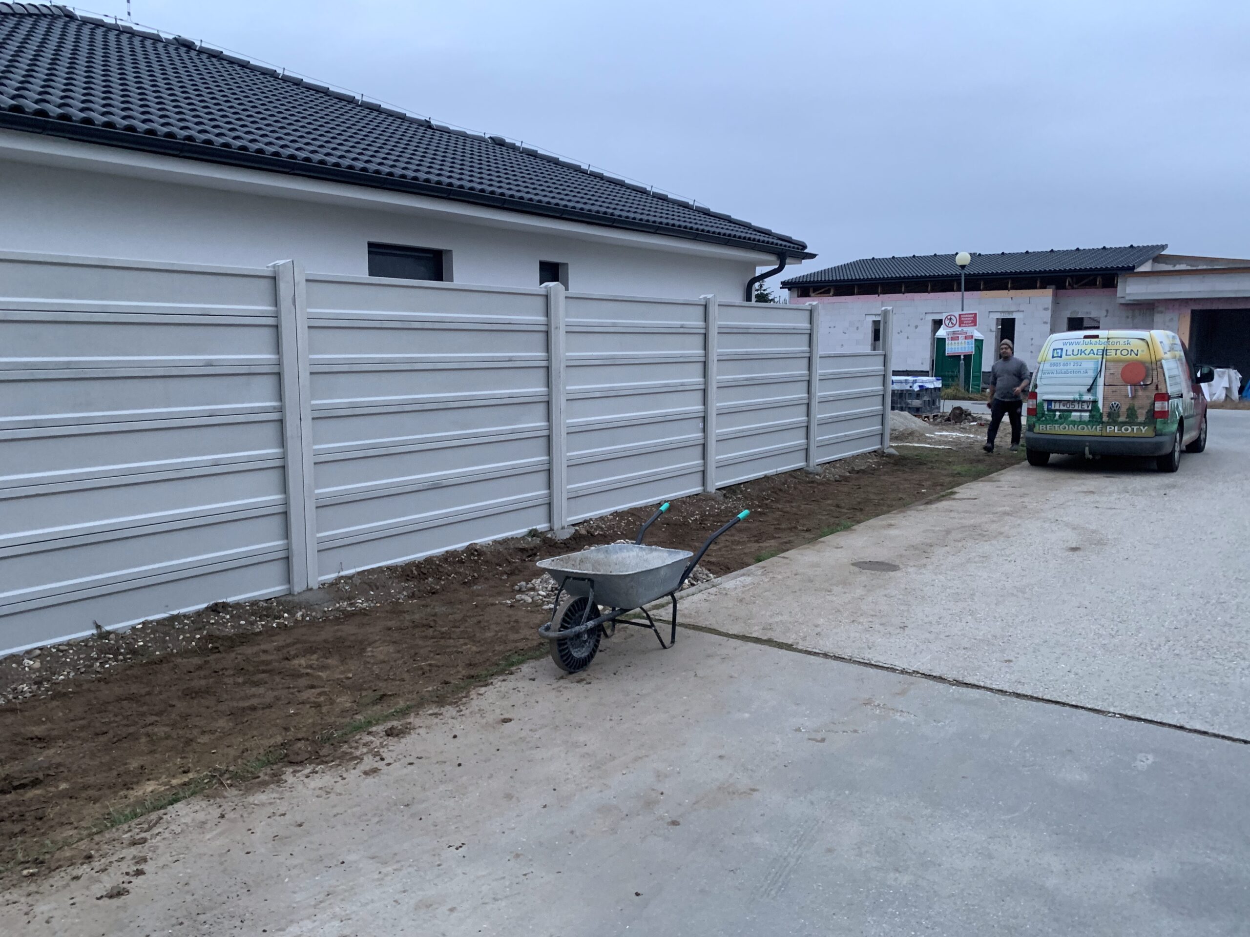 Jednoúrovňová galéria 355